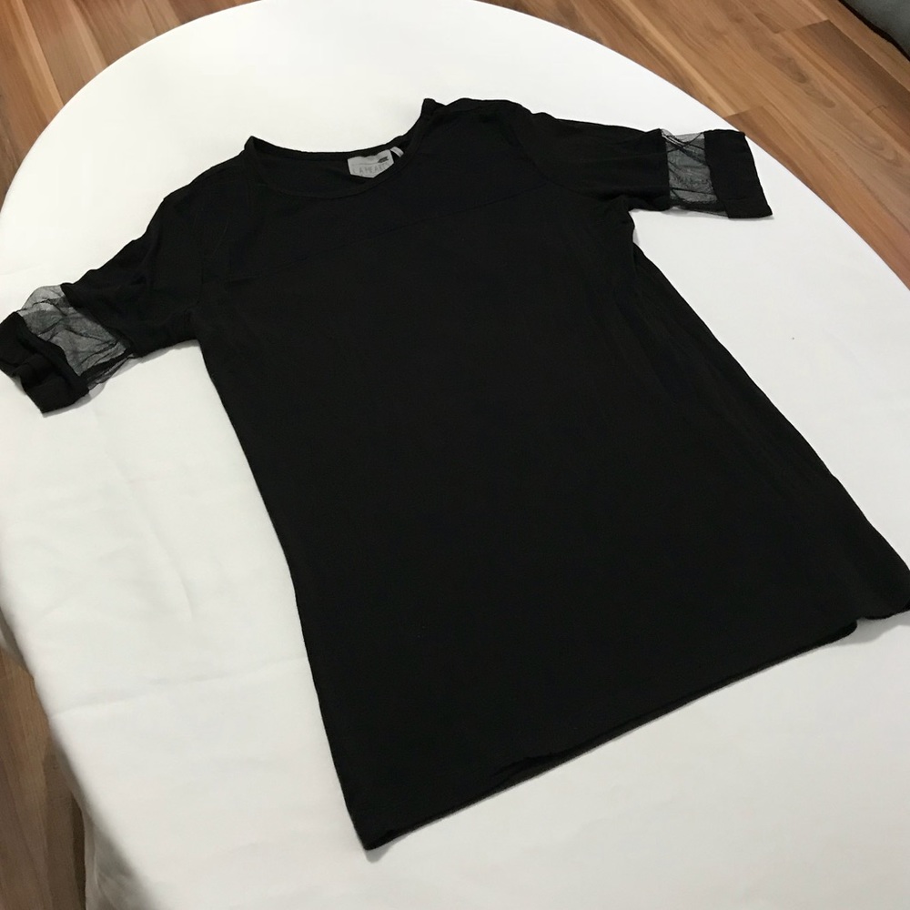 Unique Blouse - Picture 2 of 6